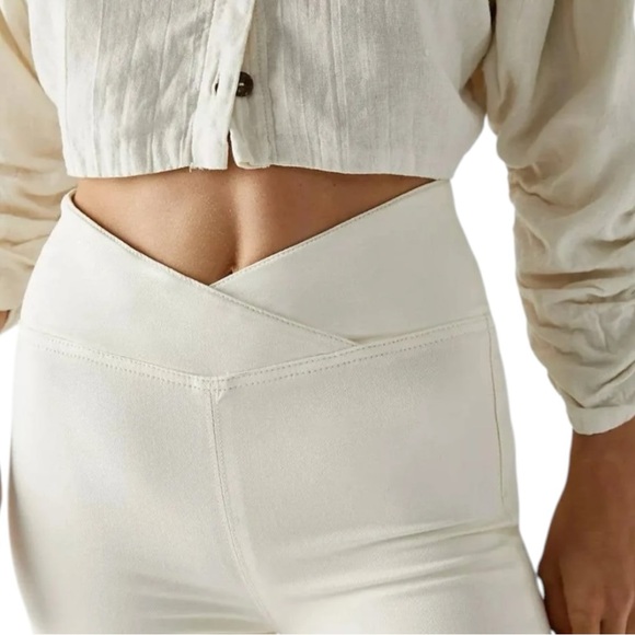 NEW FREE PEOPLE Venice Beach Flare Jeans Size 29 - Picture 3 of 4